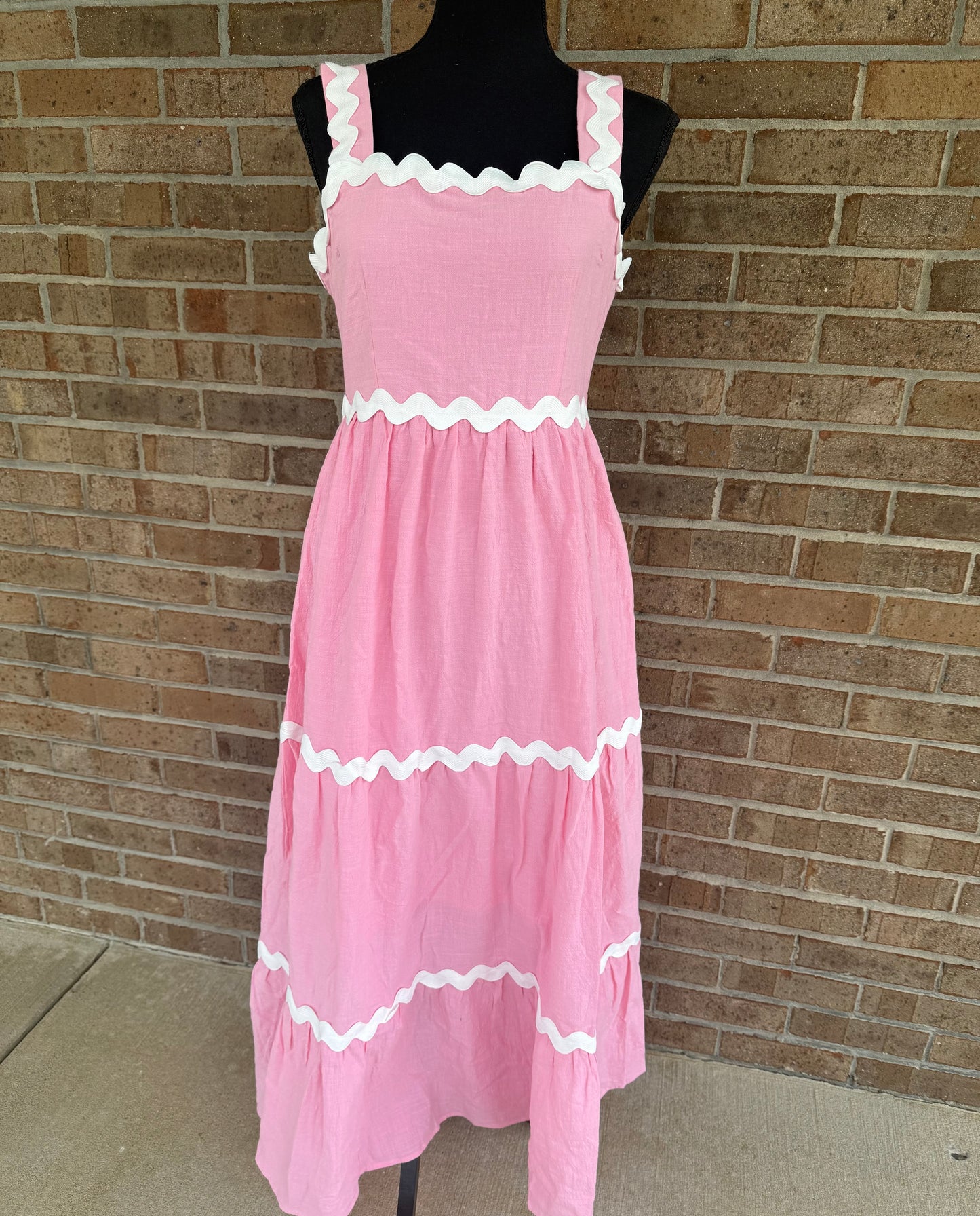 Midi dress with white detail